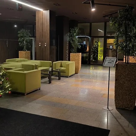 酒店 Sport 伏尔塔瓦河畔克拉卢皮